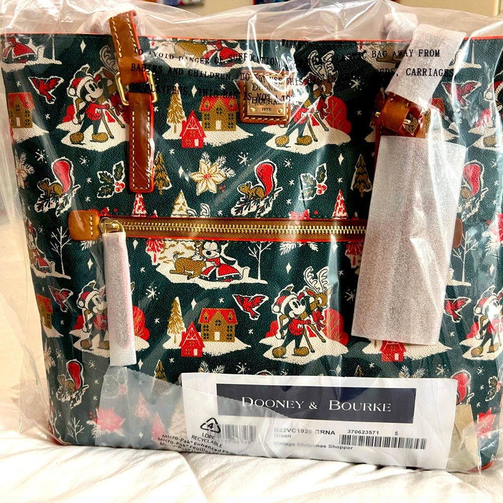 2022 Disney Parks Mickey & Minnie Mouse Christmas Dooney & Bourke Tote Bag.